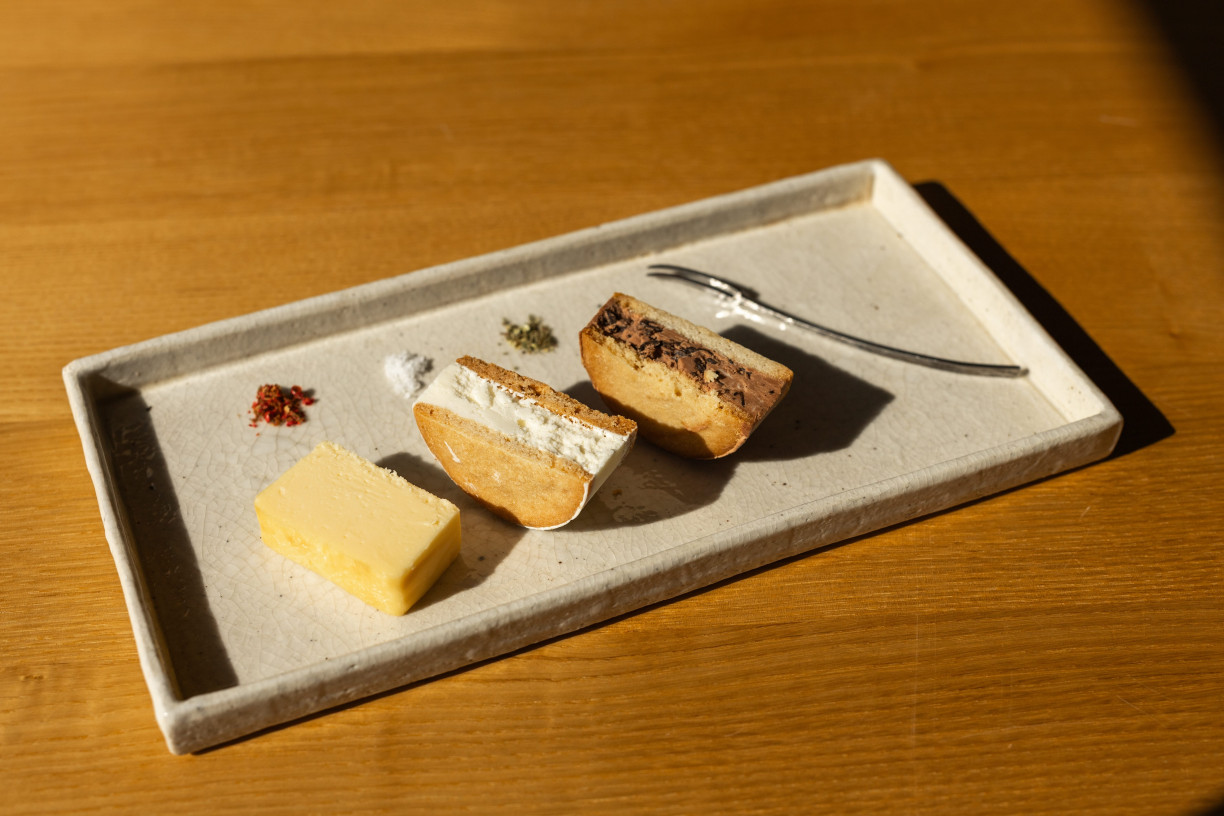 Cheese terrine and cheese butter cookie sandwiches (Fabien Recoquille)