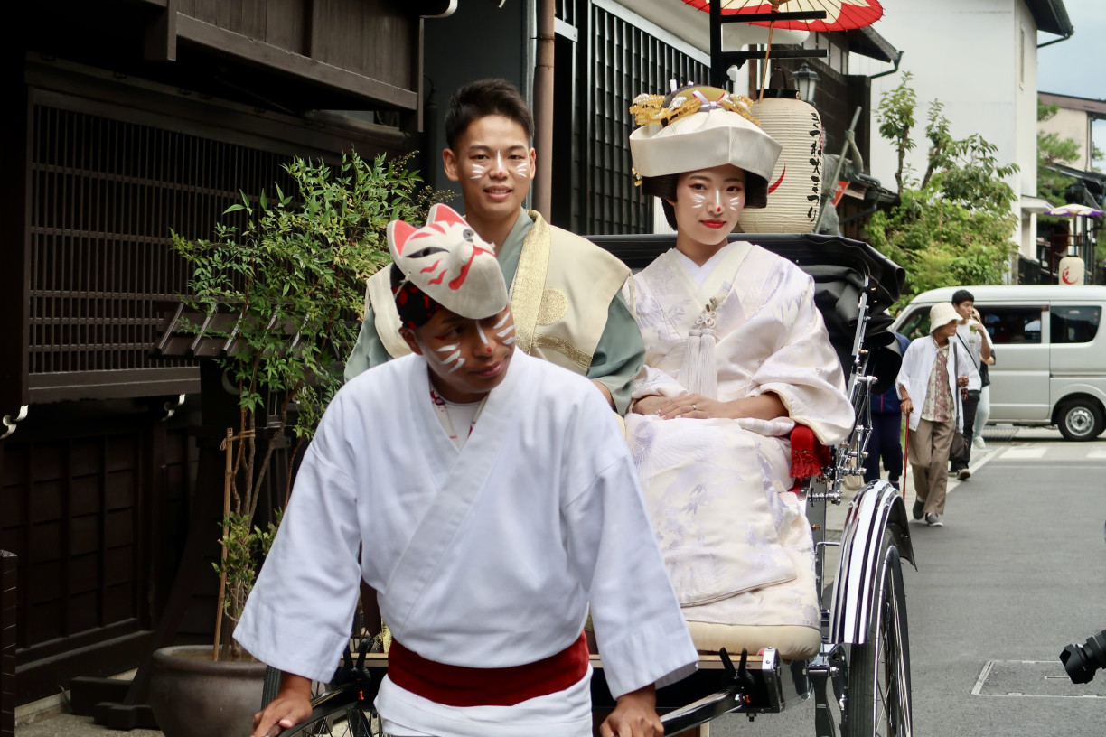 Unveiling Rickshaw