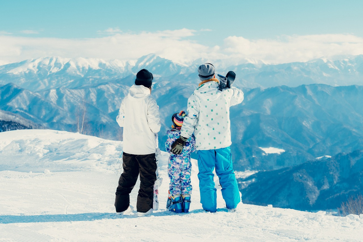 冬季，有一種旅行叫「滑雪＋泡溫泉」
