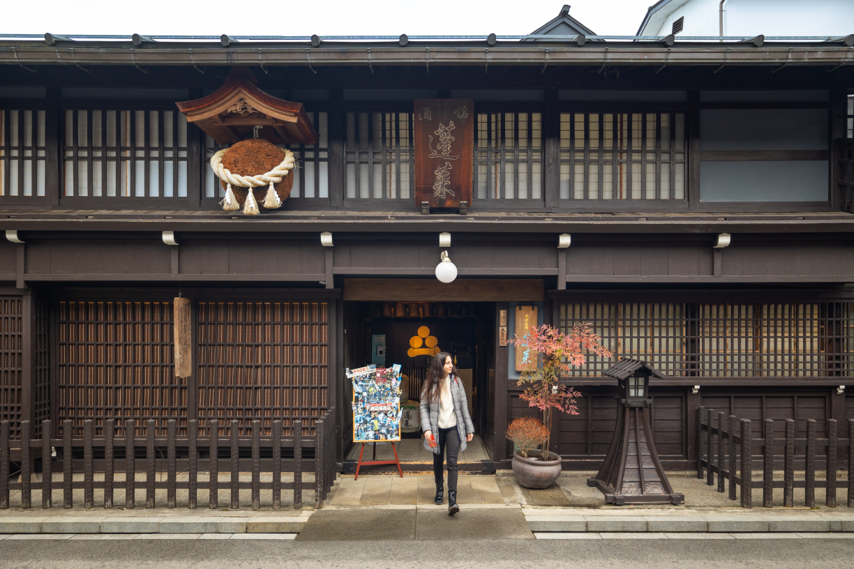 Watanabe Sake Brewery’s traditional facade (Photo: Fabien Recoquille)