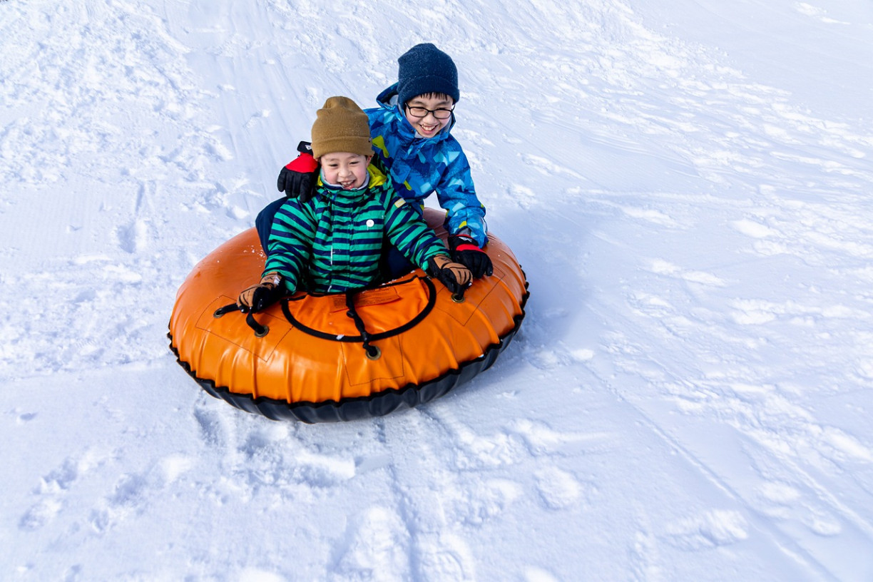 冬季，有一種旅行叫「滑雪＋泡溫泉」