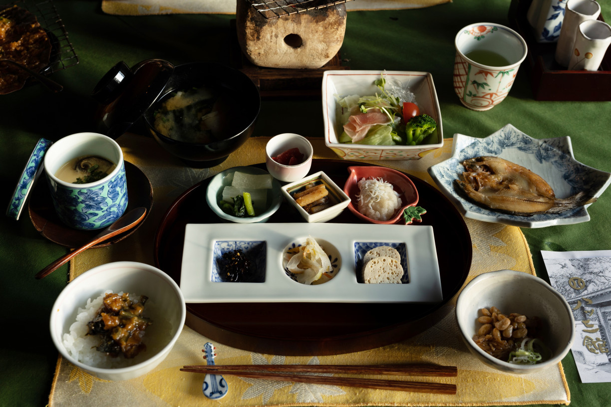 Enjoy a hearty Japanese breakfast (Photo: Fabien Recoquille)