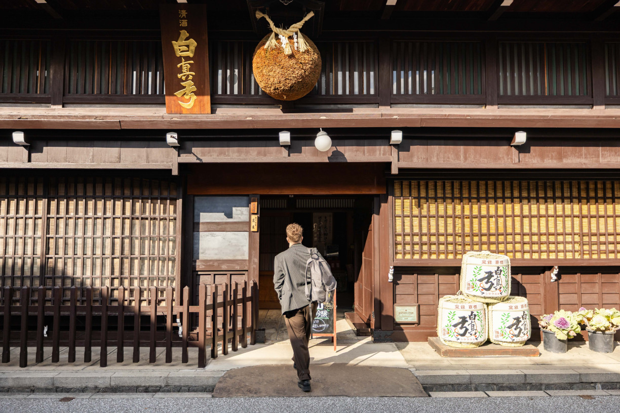 Walking into Kaba Sake Brewery (Fabien Recoquille)