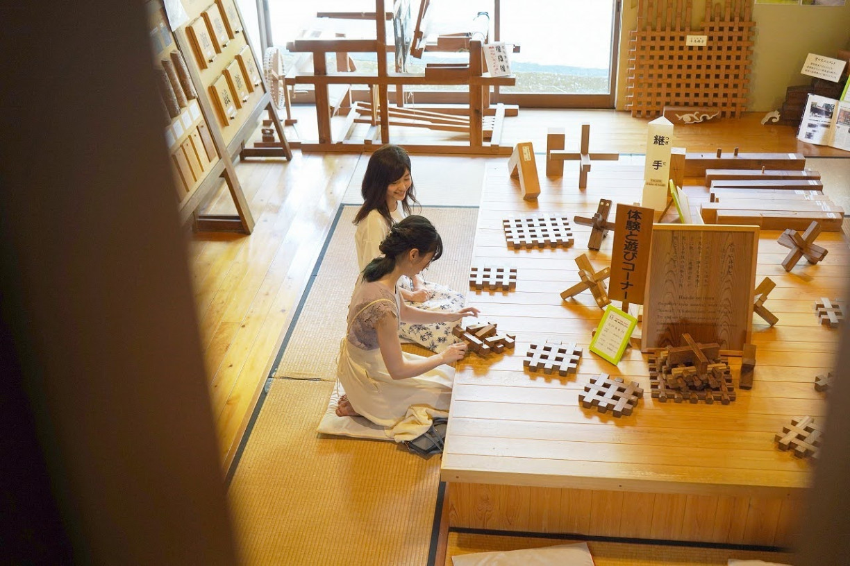 Following in the footsteps of master artisans / Photo: Tourism Hida