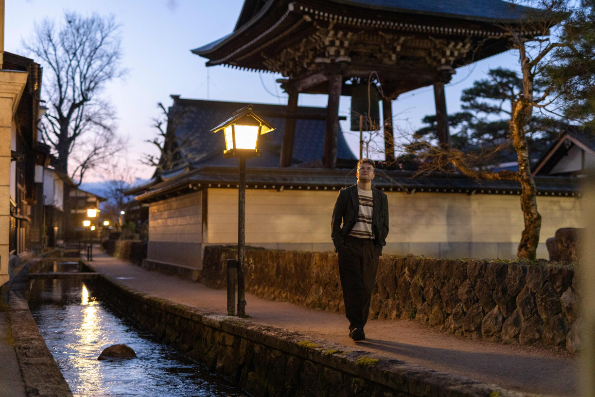 Strolling along the Seto Canal at dusk (Fabien Recoquille)