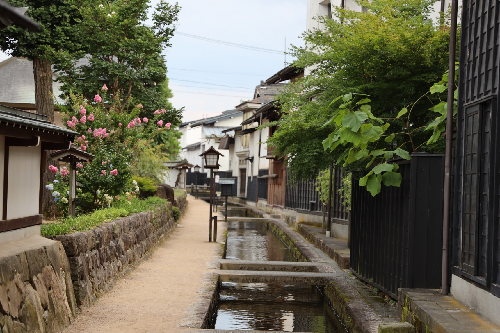 Yukata experience and Shirakabe Dozogai Street