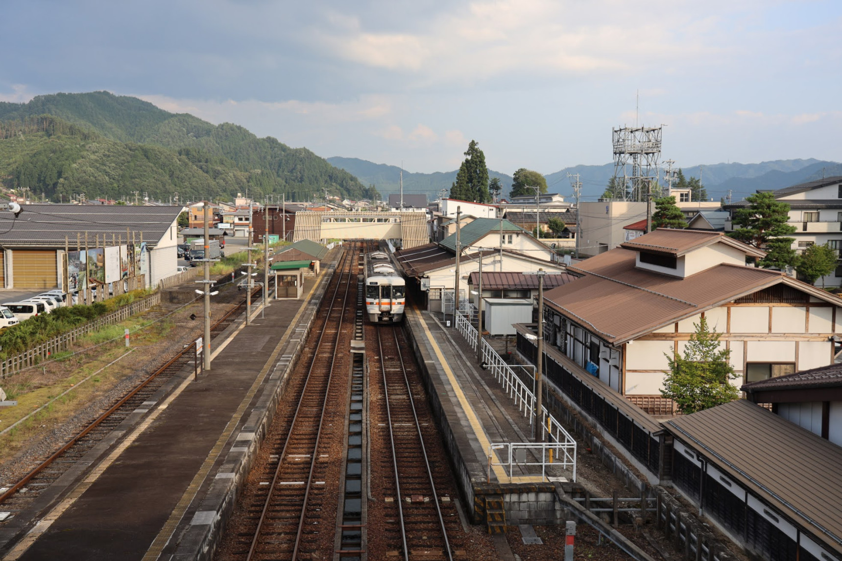 Arrive at Hida-Furukawa Station